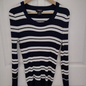 Hooked Up by IOI XL Navy White Striped Ribbed Knit Sweater NWOT Long Sleeve Top